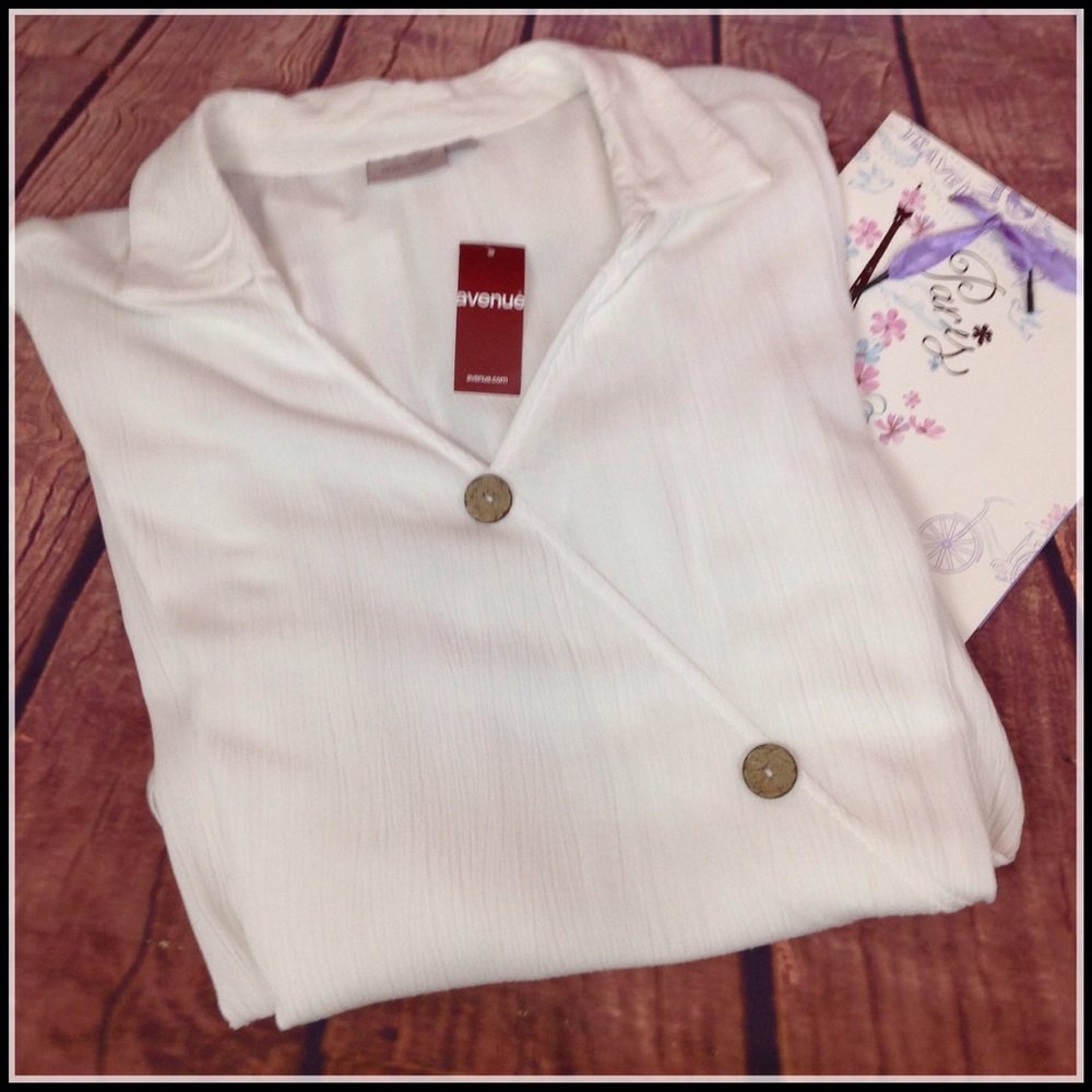 Avenue Rayon V- neck top Size 26/28